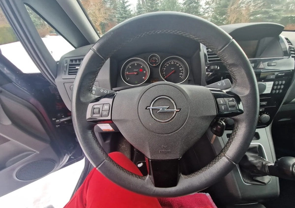 Opel Zafira cena 19777 przebieg: 218000, rok produkcji 2011 z Krynki małe 326